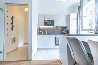 Küche/Küchenzeile in der Unterkunft Sweet 2BR & 1LR Apartment, Around Donaustadt