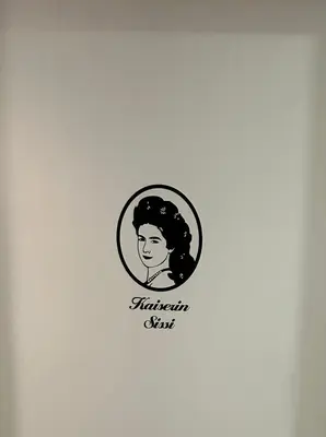 Ein Zertifikat, Auszeichnung, Logo oder anderes Dokument, das in der Unterkunft Sissi Suite in center of Vienna ausgestellt ist