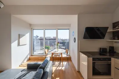 Küche/Küchenzeile in der Unterkunft Modernes Dachgeschoss-Apartment mit Balkon in Wien - Nähe Westbahnhof