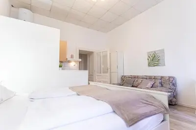 Grundriss der Unterkunft Stylish & Cozy Apt Ideal for Longstays