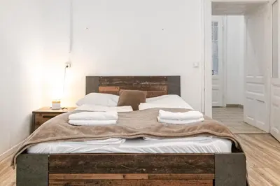 Grundriss der Unterkunft Spacious 1BR Apt, WIFI & TV, with a Great Location