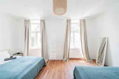 Ein Bett oder Betten in einem Zimmer der Unterkunft Central Two Room Apartment