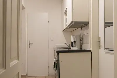 Grundriss der Unterkunft Comfy 2BR WiFi, Netflix, Near City Center