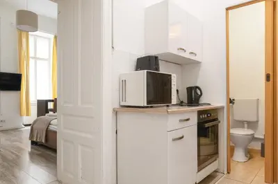 Grundriss der Unterkunft Spacious 1BR Apt, WIFI & TV, with a Great Location