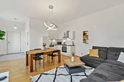 Ein Sitzbereich in der Unterkunft 7 min to Shopping Street I 5 min to Train Station