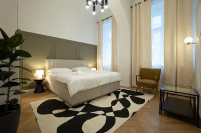 Ein Bett oder Betten in einem Zimmer der Unterkunft Spacious 3BR Escape with Sauna and Billiard