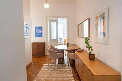 Ein Sitzbereich in der Unterkunft Prestige Living Vienna