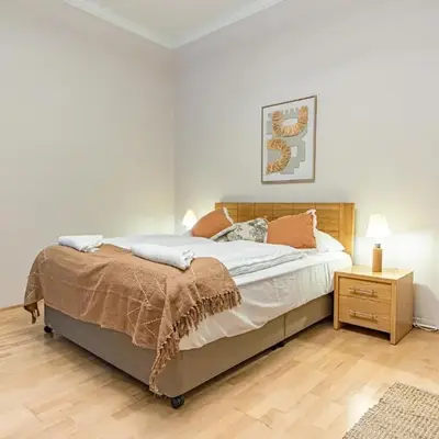 Stylish Modern Studio for 4P with Private Garden