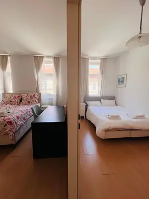 Ein Bett oder Betten in einem Zimmer der Unterkunft Wohnung nahe Brunnenmarkt & zentrumsnah