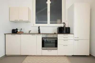 Küche/Küchenzeile in der Unterkunft Posh 107 m2 3BR flat in the city center of Vienna