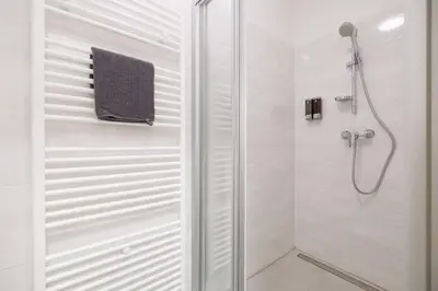 Ein Badezimmer in der Unterkunft 86 sqm with private courtyard - 3 Bedrooms