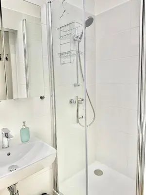 Ein Badezimmer in der Unterkunft Modern Renovated Apartment