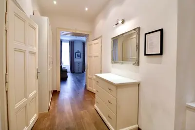 Grundriss der Unterkunft Bright & Chic Downtown Hideaway