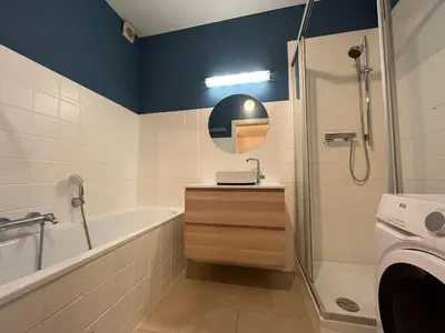 Ein Badezimmer in der Unterkunft Room close to Karlsplatz, shared apartment