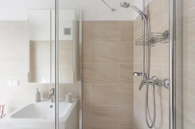 Ein Badezimmer in der Unterkunft #LiveLikeALocal Nestroyplatz Apartment near center