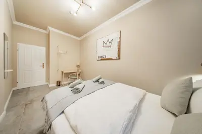 Ein Bett oder Betten in einem Zimmer der Unterkunft Hive 5 by Home1 - District 1 Boutique Hostel