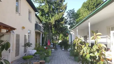 Das Gebäude in dem sich das Bed & Breakfast befindet