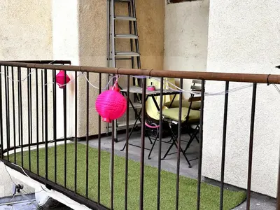 Ein Balkon oder eine Terrasse in der Unterkunft Stylish Vienna City Loft - Two Bed Rooms for 5 Person with cute Balcony