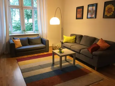Ein Sitzbereich in der Unterkunft Gemütliche ruhige Altbauwohnung Nähe Hauptbahnhof und City