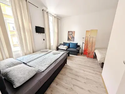 Ein Bett oder Betten in einem Zimmer der Unterkunft Charming Stay - Close to Vienna Attractions MZ27