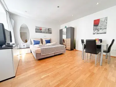 TV/Unterhaltungsangebot in der Unterkunft Studio King Bed & Kitchen - near Prater, no Elevator 4th Floor