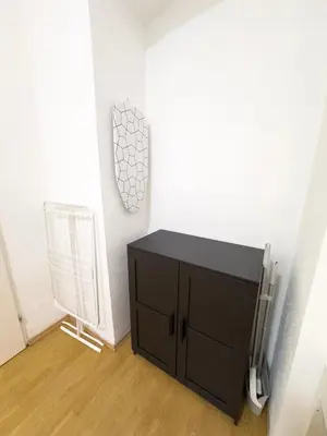 Grundriss der Unterkunft 2 Bedroom Apartments, 18 Min to city center, Kitchen, Smart TV