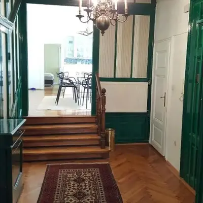 Big Viennese City Apartment with Piano and AC