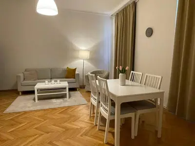 Ein Sitzbereich in der Unterkunft Sunny 3BR Central Apartment