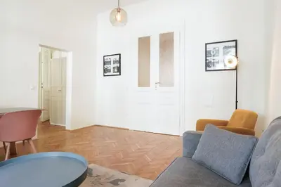 Ein Sitzbereich in der Unterkunft HeyMi Apartments Stolberggasse