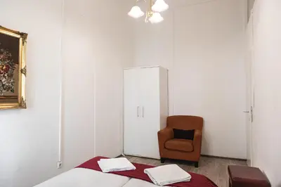 Grundriss der Unterkunft Comfortable 2BR Apt, Close to Belvedere Palace