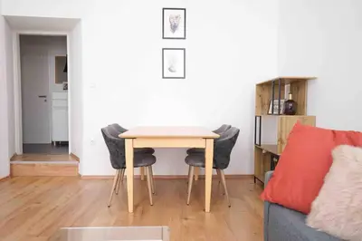 Ein Sitzbereich in der Unterkunft Modern living in city center - fully equipped