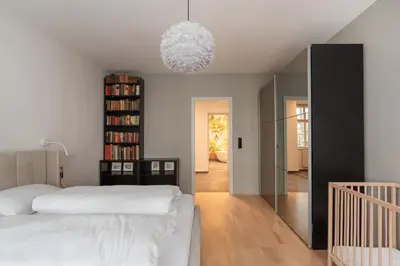 Ein Bett oder Betten in einem Zimmer der Unterkunft Luxuriöses Apartment mitten im Zentrum in Ruhelage mit AC