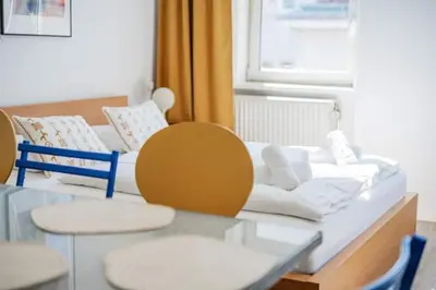 Ein Sitzbereich in der Unterkunft Blue and Pink Oasis Cozy Designer Retreat