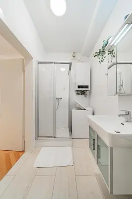 Ein Badezimmer in der Unterkunft Downtown Apartment