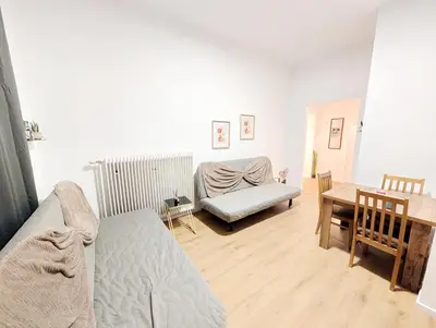 Grundriss der Unterkunft Spacious Apartment for Group Stays - 15 Min from Airport & City Center, 5 Min from Vienna Main-Bus Station EZ11