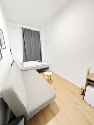 Grundriss der Unterkunft Spacious Apartment for Group Stays - 15 Min from Airport & City Center, 5 Min from Vienna Main-Bus Station EZ11