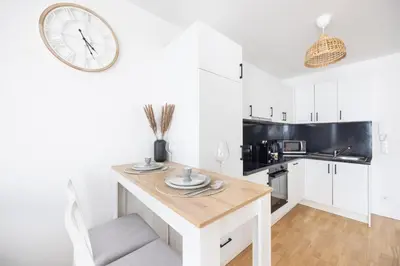 Küche/Küchenzeile in der Unterkunft Deluxe Apartment with garden! Free Garage Parking included! Near SCS & Industry Center NÖ