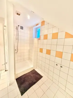 Ein Badezimmer in der Unterkunft Luxury 130 m2 Apartment with Garden