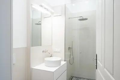 Ein Badezimmer in der Unterkunft Stilvolles Altbau-Apartment direkt am Naschmarkt