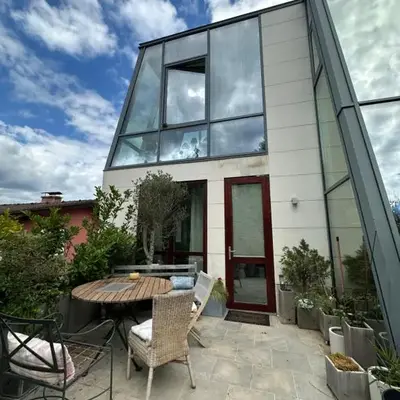 MODERN LUXURY FOREST APARTMENT - 30 mins to center
