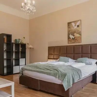 2BR s111