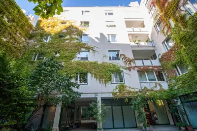 Das Gebäude in dem sich die Ferienwohnung befindet