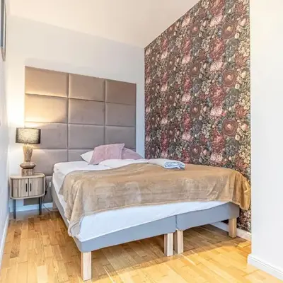 Stylish 1BR Apartment with Balcony Quick City Access