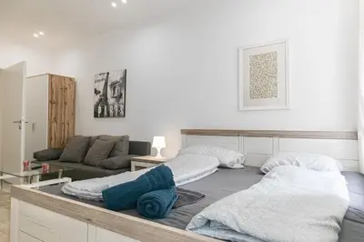 Grundriss der Unterkunft Elegant 1BR City Stay in Prime Vienna Location