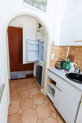 Küche/Küchenzeile in der Unterkunft Vienna-Style Cozy Apartments