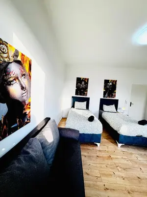 Ein Bett oder Betten in einem Zimmer der Unterkunft Budget Friendly House with Garden for 25 Guests