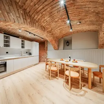 Hive 5 by Home1 - District 8 Boutique Hostel