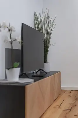 TV/Unterhaltungsangebot in der Unterkunft Apartment with Stylish Décor & Welcoming Flair