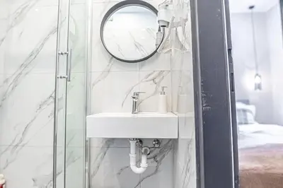 Ein Badezimmer in der Unterkunft Beautiful & Compact Private Room in Vienna Meidling