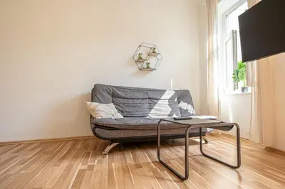 TV/Unterhaltungsangebot in der Unterkunft Affordable 1BR Apt Near Schönbrunn & Westbahnhof Great for Long Stays